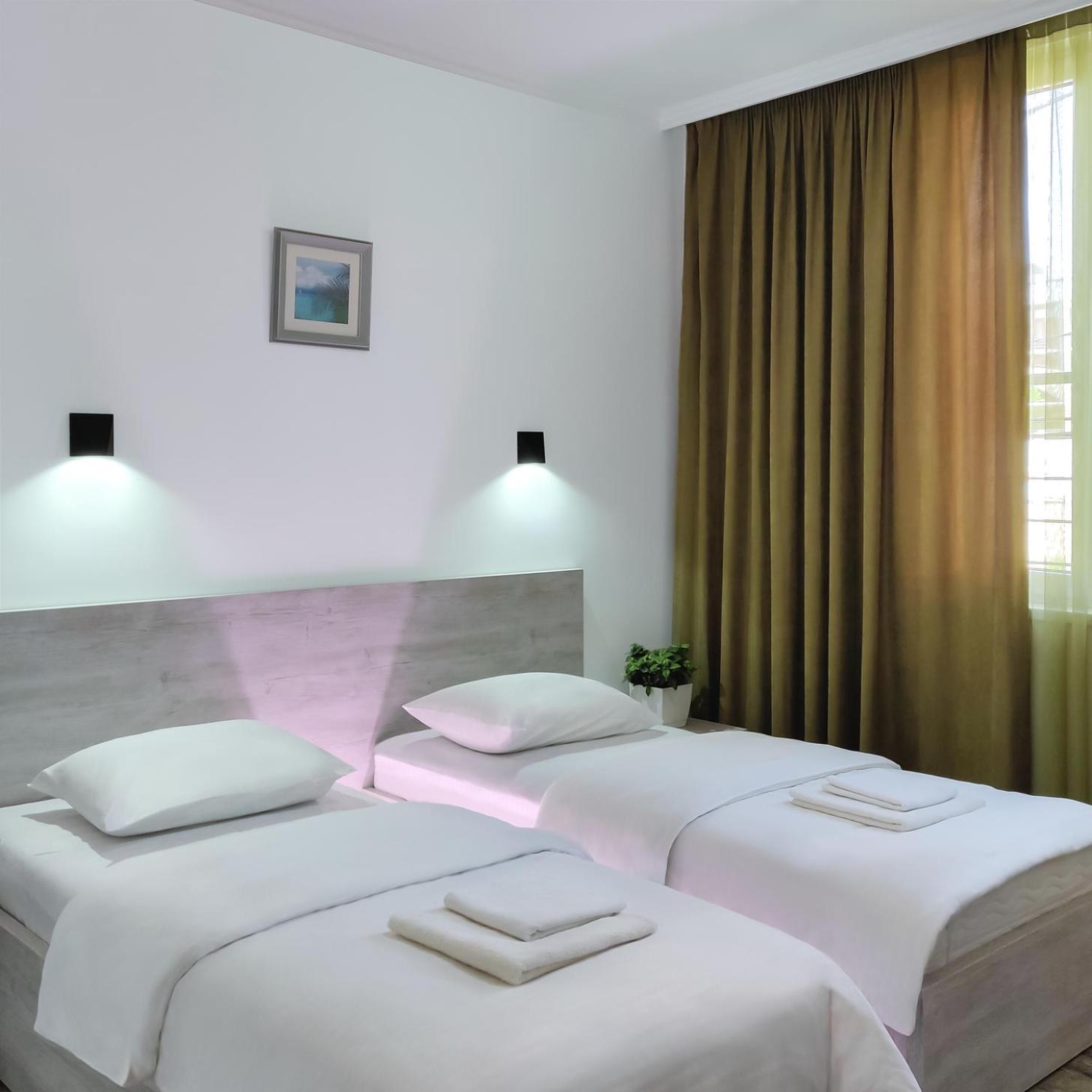 Westay Hotel Tbilisi Esterno foto