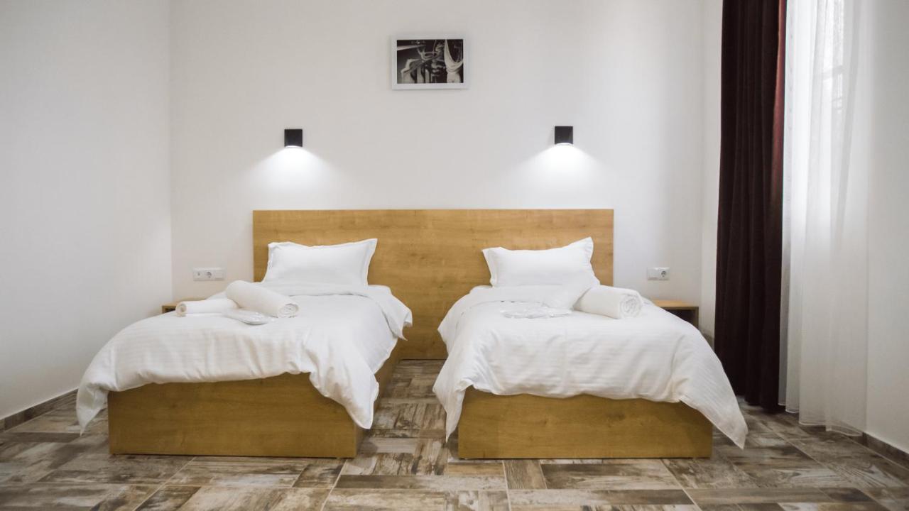 Westay Hotel Tbilisi Esterno foto