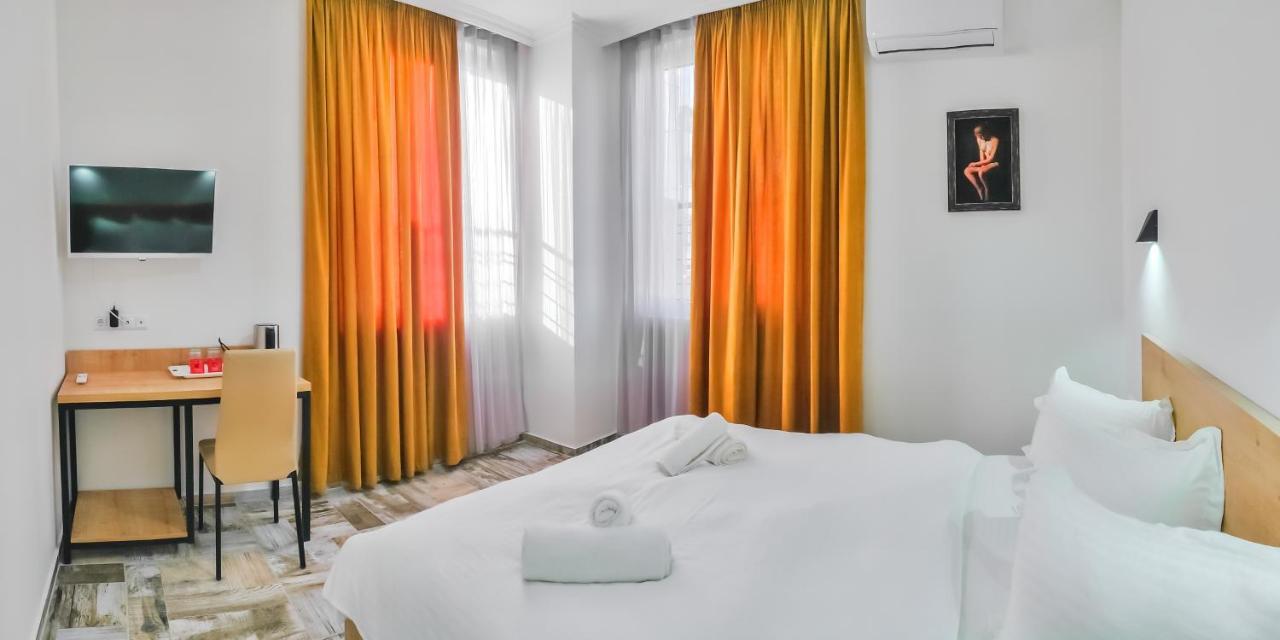 Westay Hotel Tbilisi Esterno foto