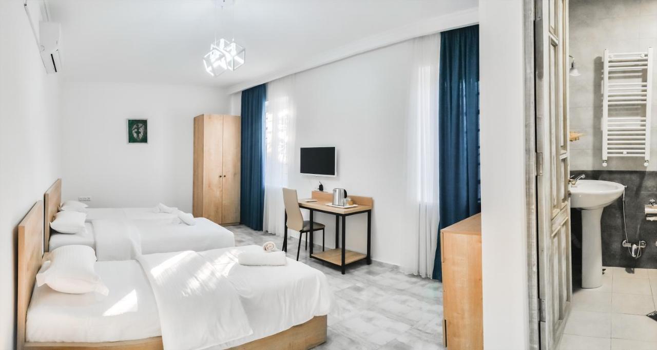 Westay Hotel Tbilisi Esterno foto
