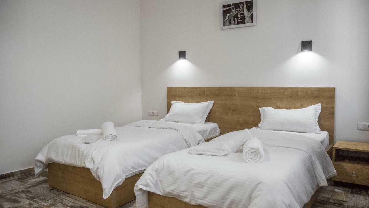 Westay Hotel Tbilisi Esterno foto